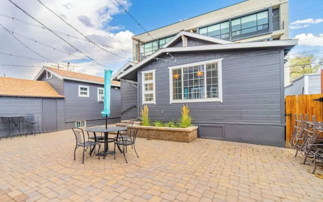Stylish 2-bedroom Walking Distance to Downtown