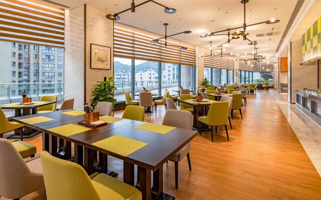 Holiday Inn One Thousand Island Lake by IHG