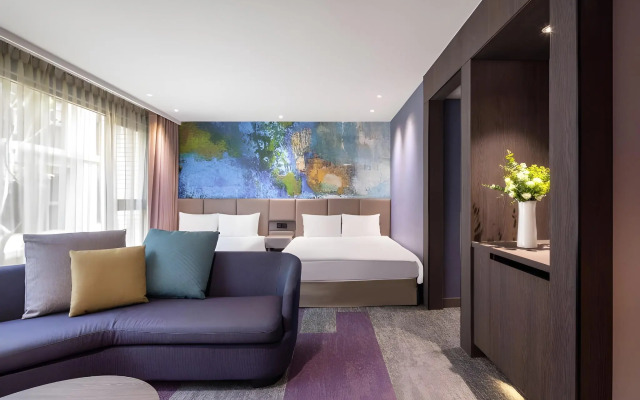 Lakeshore Hotel