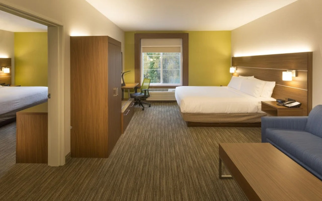 Holiday Inn Express & Suites Seattle South - Tukwila, an IHG Hotel