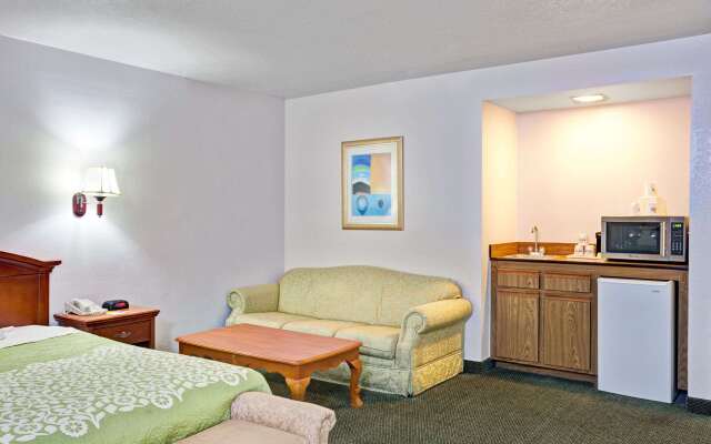 Days Inn & Suites by Wyndham Fullerton