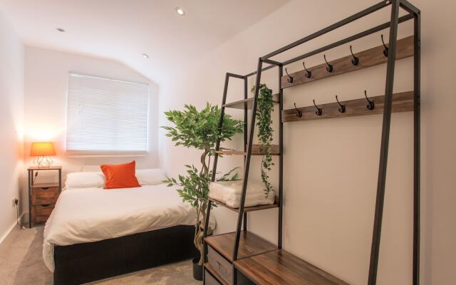 3 bed House Camberwell With Private Garden