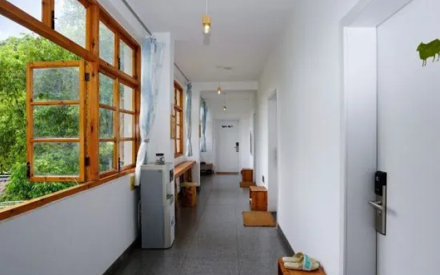 Xia Senlin Eco-friendly Hostel (Shaoxing Lu Xun's Hometown Subway Station Yintai City)