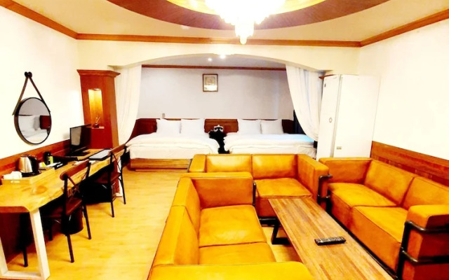 Uneed Business Hotel