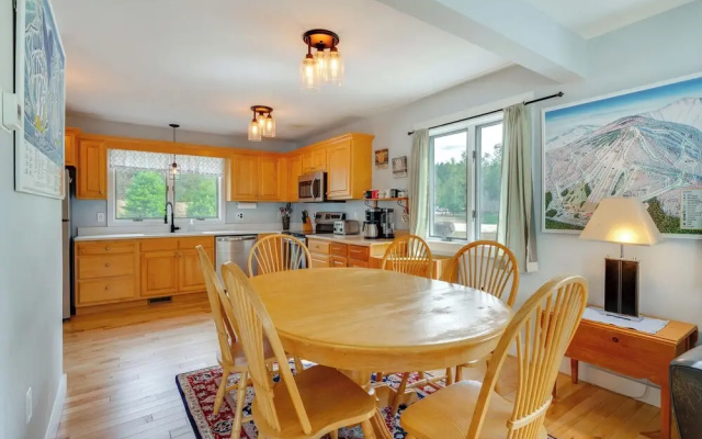 Mtn Views, On-site Trails! Spacious Bartlett Home