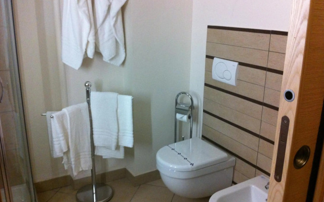 EliHotel
