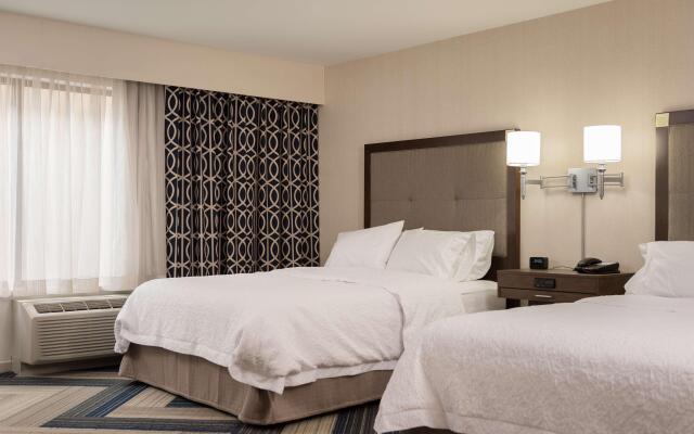 Hampton Inn & Suites La Crosse Downtown