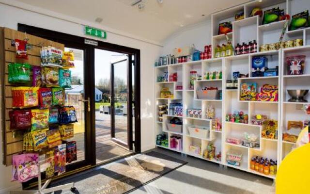 Fairwood Lakes Holiday Park