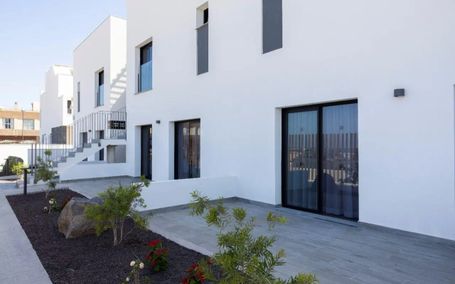 Esmeralda Cotillo Homes by LIVVO