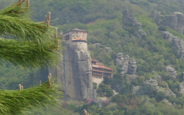 Doupiani House Hotel