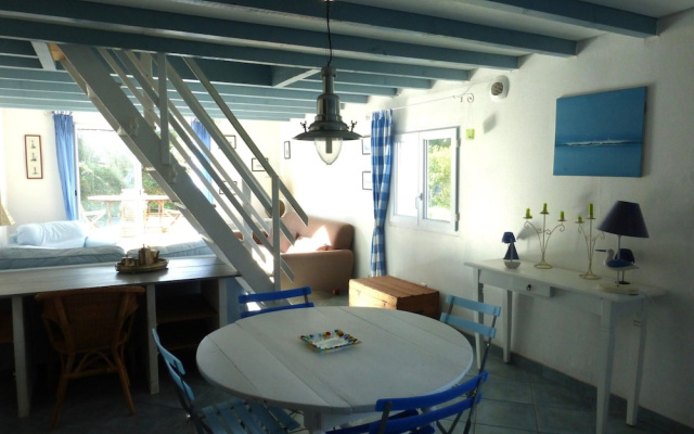 Cosy House Just Steps Away From the sea