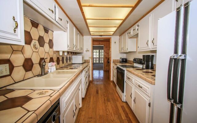 Grande Lodge 1053 by RedAwning