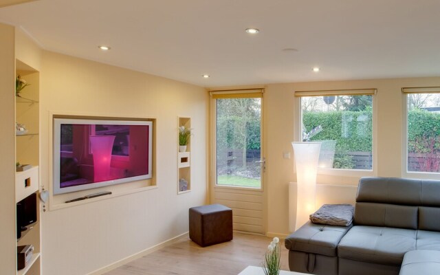 Cosy Bungalow in Meerlo with Garden