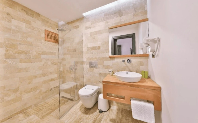 Pitoresk Otel
