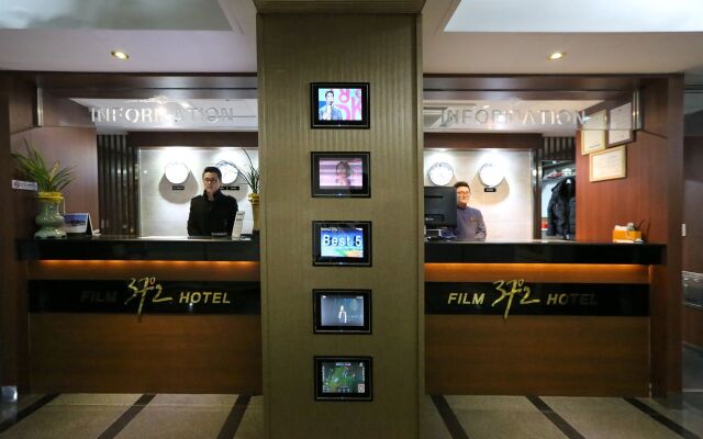 Film 37.2 Hotel