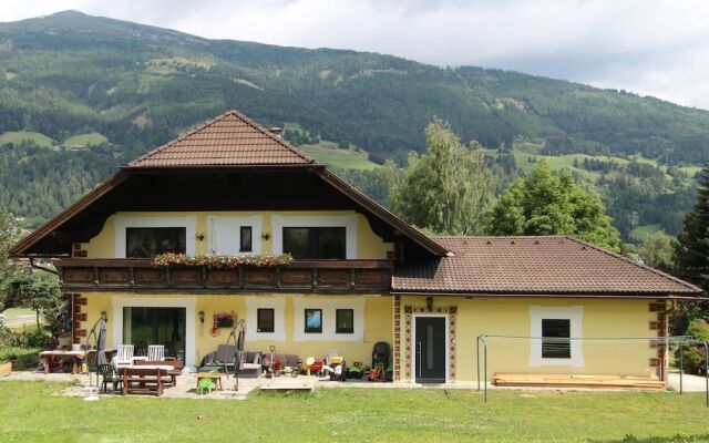 Spacious Apartment in Katschberg