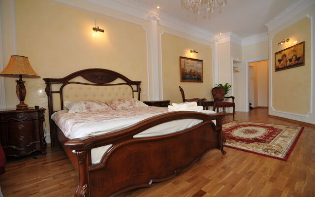 OId Town Apartments