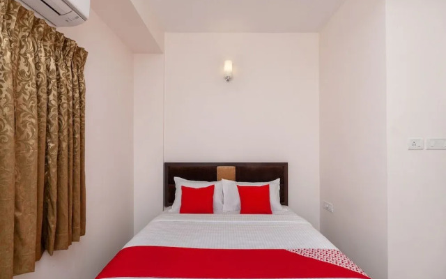 OYO 24641 Tulip Residence