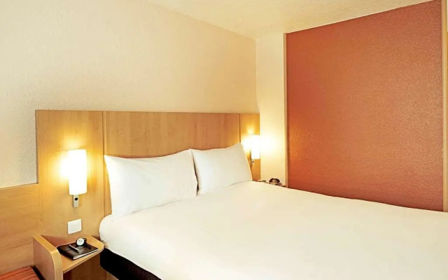ibis Rambouillet