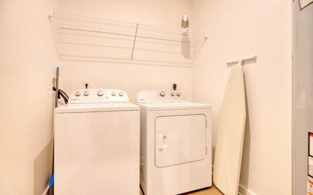 Deluxe One Bedroom Apartment