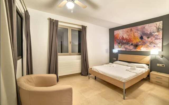 Villa - 5 Bedrooms with Pool and WiFi - 104980