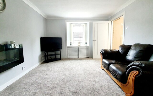 Spacious Holiday Home Closeby River in Alness!