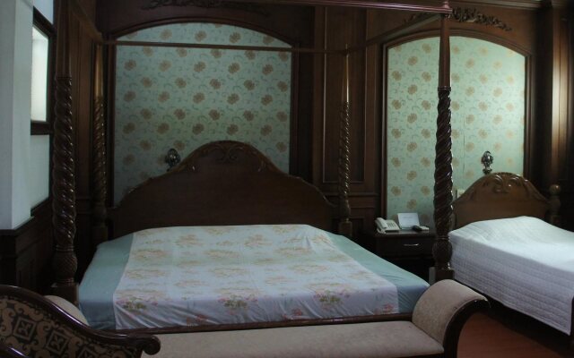 Valentine Park Hotel