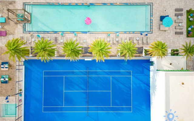 Bayview Luxury 3BR Condo Stunning Amenities