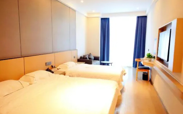 Home Inn UP chinan inns Collection Hotel (Guangzhou Baiyun Railway Station Shijing Subway Station) – Guest Rooms – Guangzhou