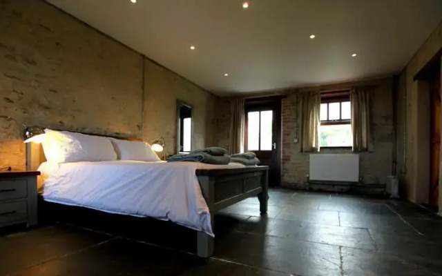 Lower Thurlibeer Holiday Home