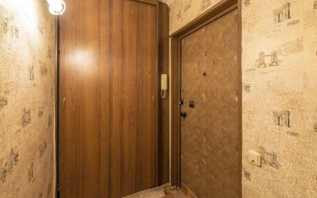 Apartment - Profsoyuznaya 98