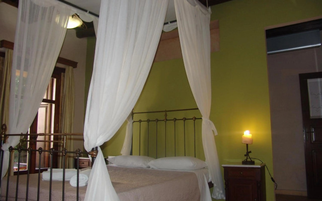 Idili Traditional House