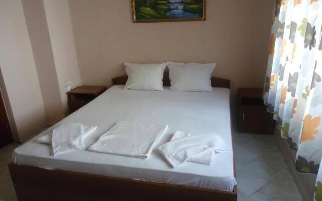 Thomas Palace Apartments
