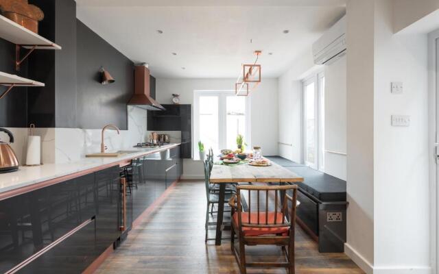 Courcy Road - 7 bedroom - sleeps up to 22