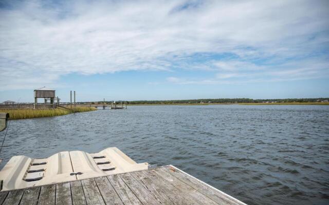 Sound Bite by Oak Island Accommodations