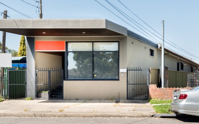 Studio 64 Oyster Bay Modern