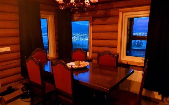Loghouse with amazing view and sauna