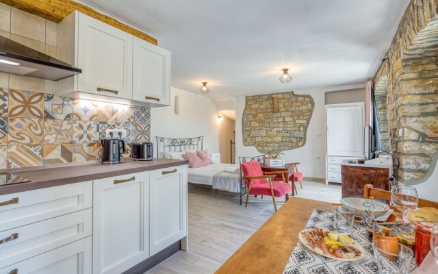 Old Mulberry Stone House
