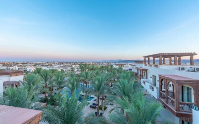 Classy 1-Bedroom Apartment in Ancient Sands with Pool View