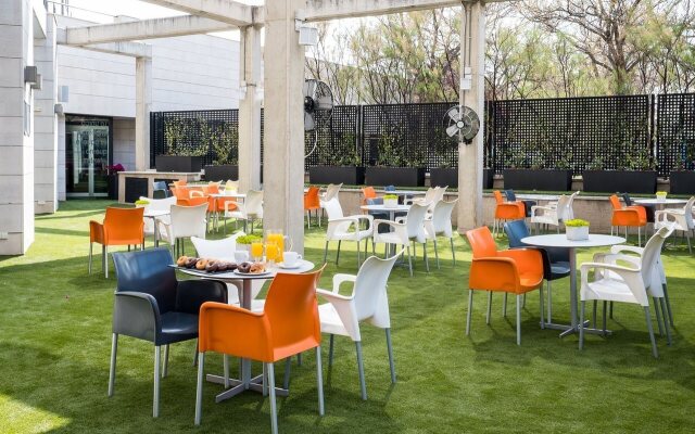 Hotel Tach Madrid Airport