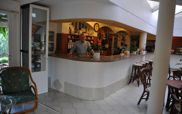 Alper Apartments