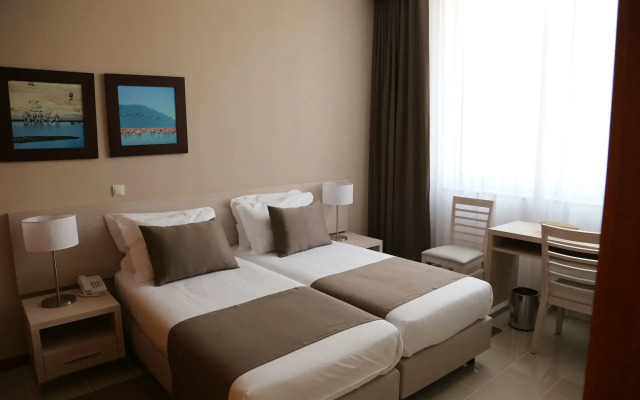 Fly Hotel