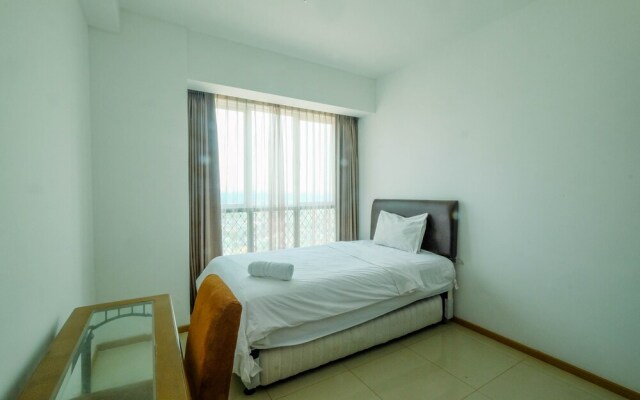 Big and Cozy Gandaria Heights 3BR Apartment with Direct Access to Mall
