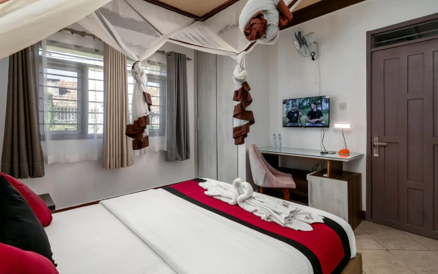 Saffron Beach Bistro & Cottages