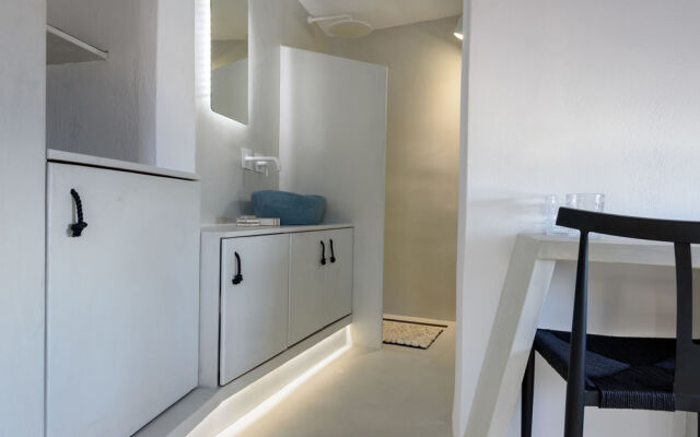 Solstice Luxury Suites
