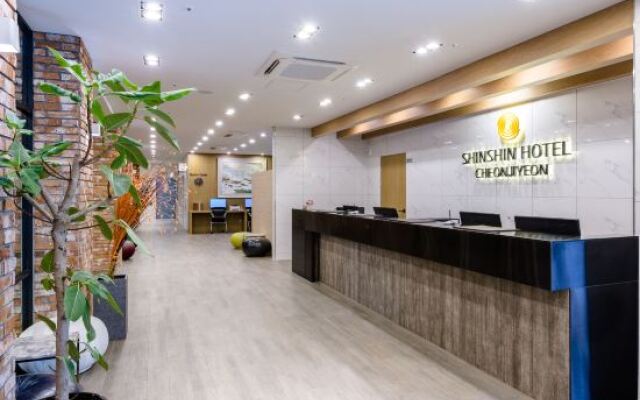 Shin Shin Hotel Cheonjiyeon
