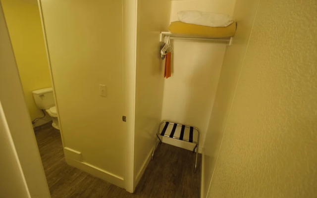 Creston Valley Motel