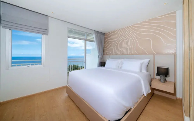 Sea View Chic Design 2BR Karon Condo 16C