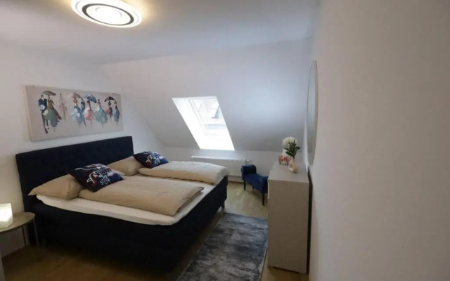 Charming Flat & Balcony near CentralStation Apt15