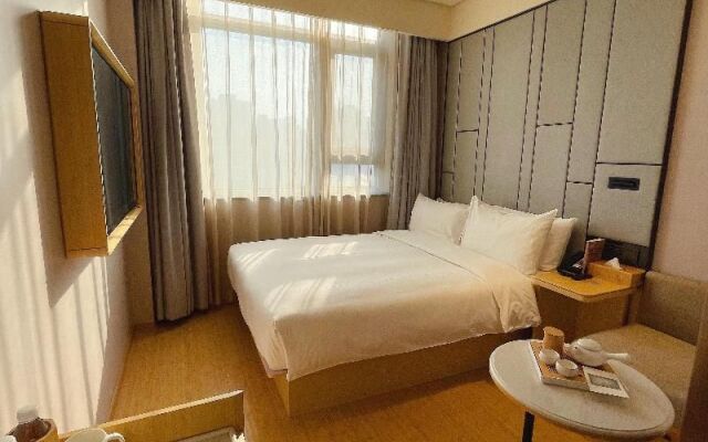 Vatica Beijing Chaoyang West Dawang Rd Jiulongshan Metro Station Hotel